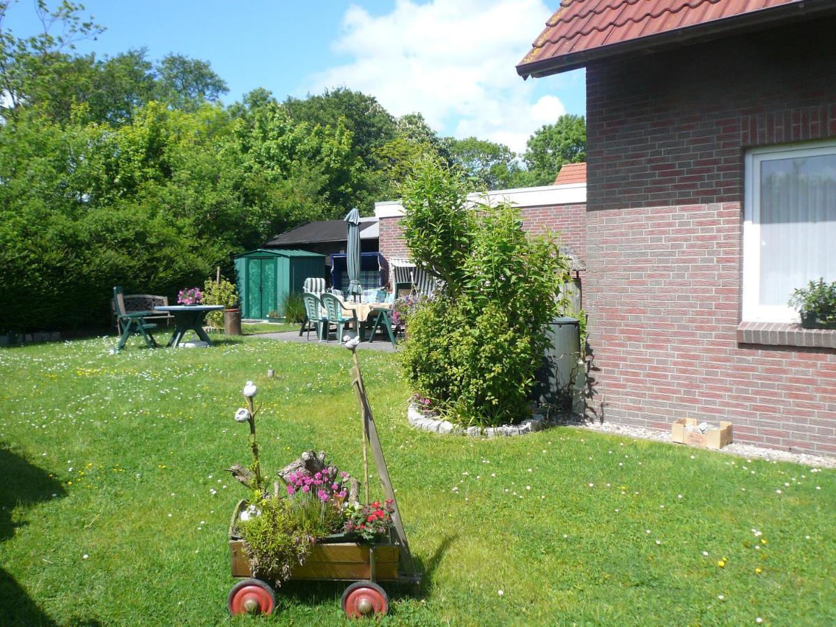 Ferienwohnungen Im Haus Herrmann Neuharlingersiel Exteriör bild